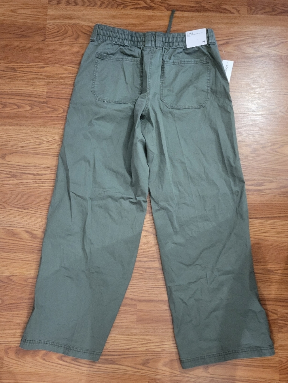Women's Olive Green Low Rise Cargo Pants with Utility Pockets - Picture 11 of 11
